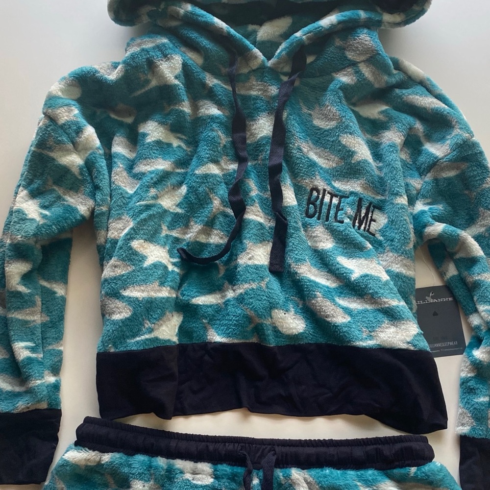 Lillianne sleepwear fleece shark crop hoodie set